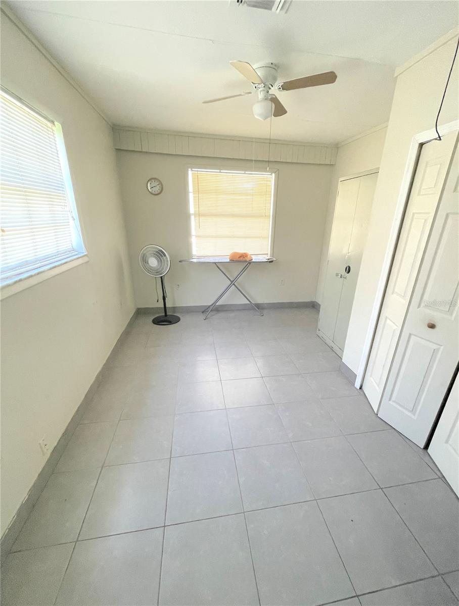 Image 17 of 20 For 895 Tropicana Court