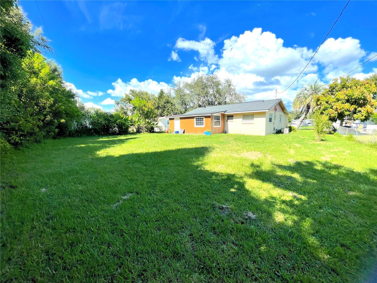 Image 4 of 20 For 895 Tropicana Court