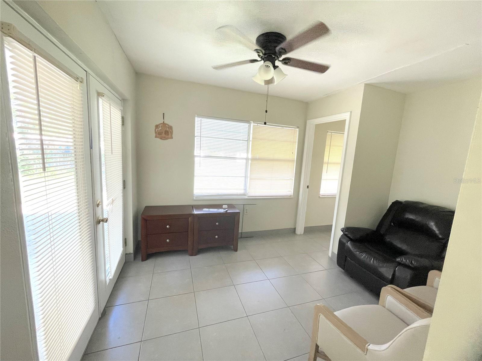 Image 6 of 20 For 895 Tropicana Court