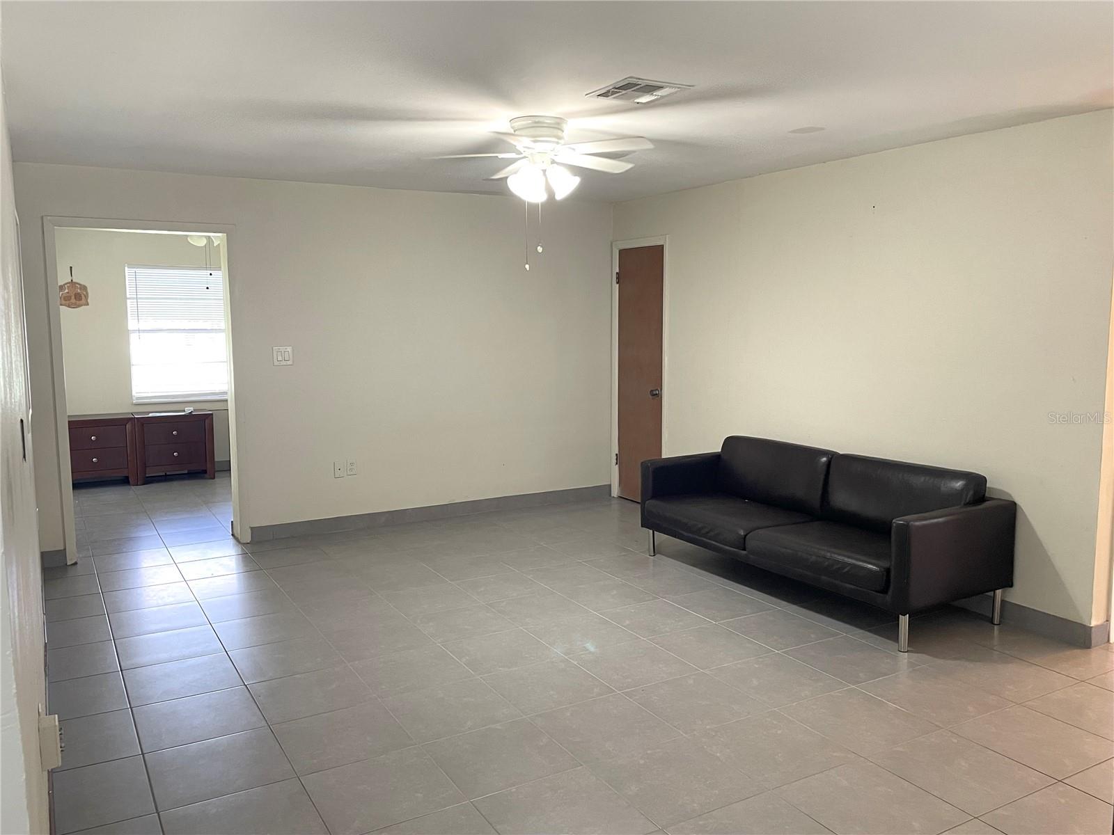 Image 9 of 20 For 895 Tropicana Court