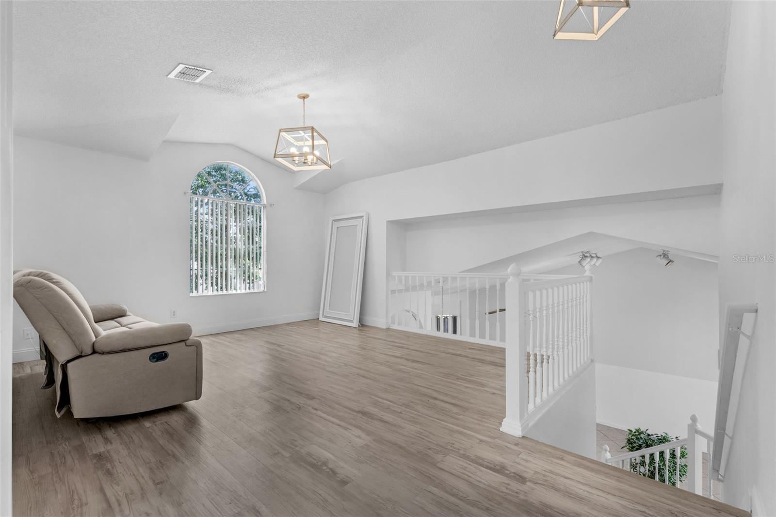 Image 11 of 41 For 2503 Rolling Broak Drive