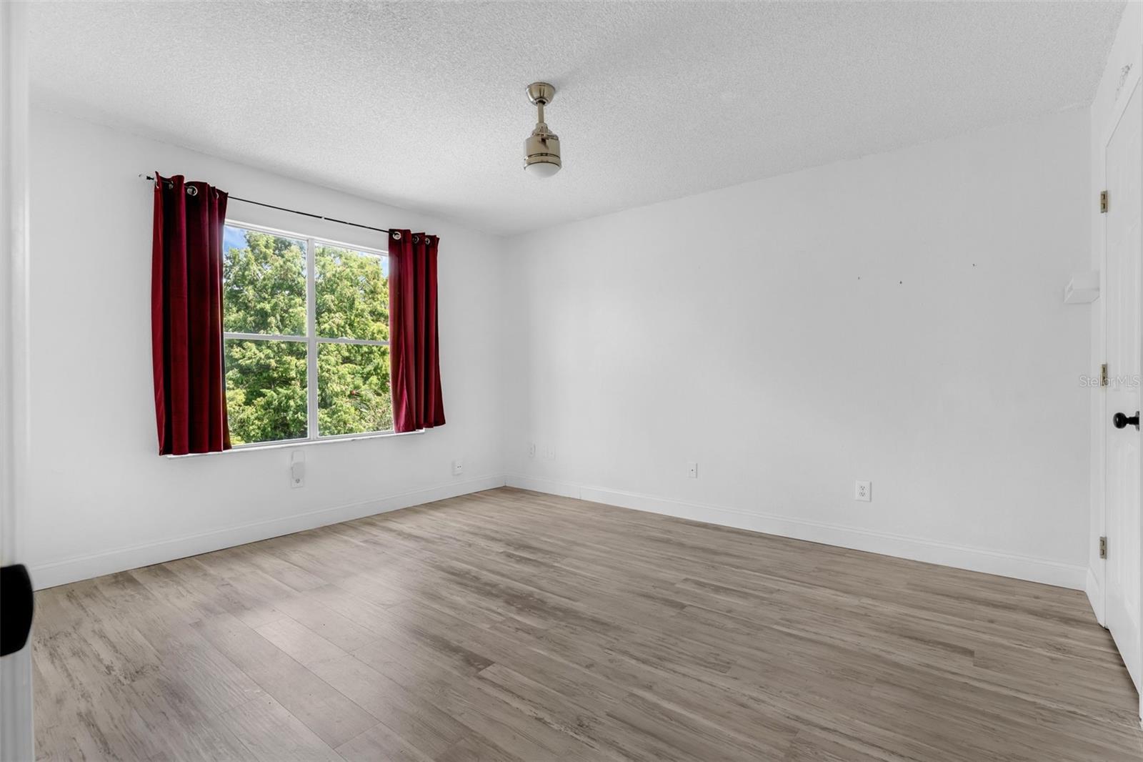 Image 15 of 41 For 2503 Rolling Broak Drive