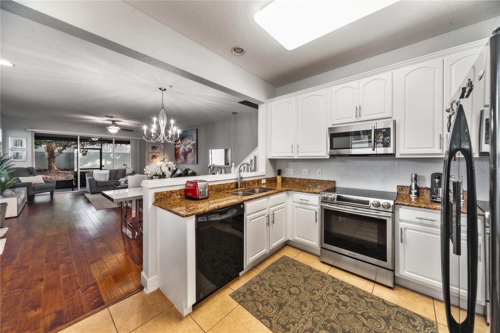 Image 13 of 35 For 6915 Sperone Street