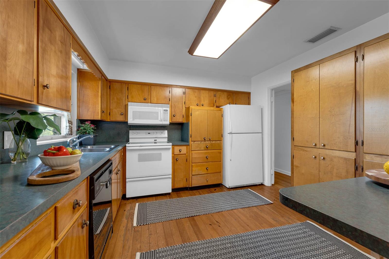 Image 11 of 42 For 3019 Clemwood Street