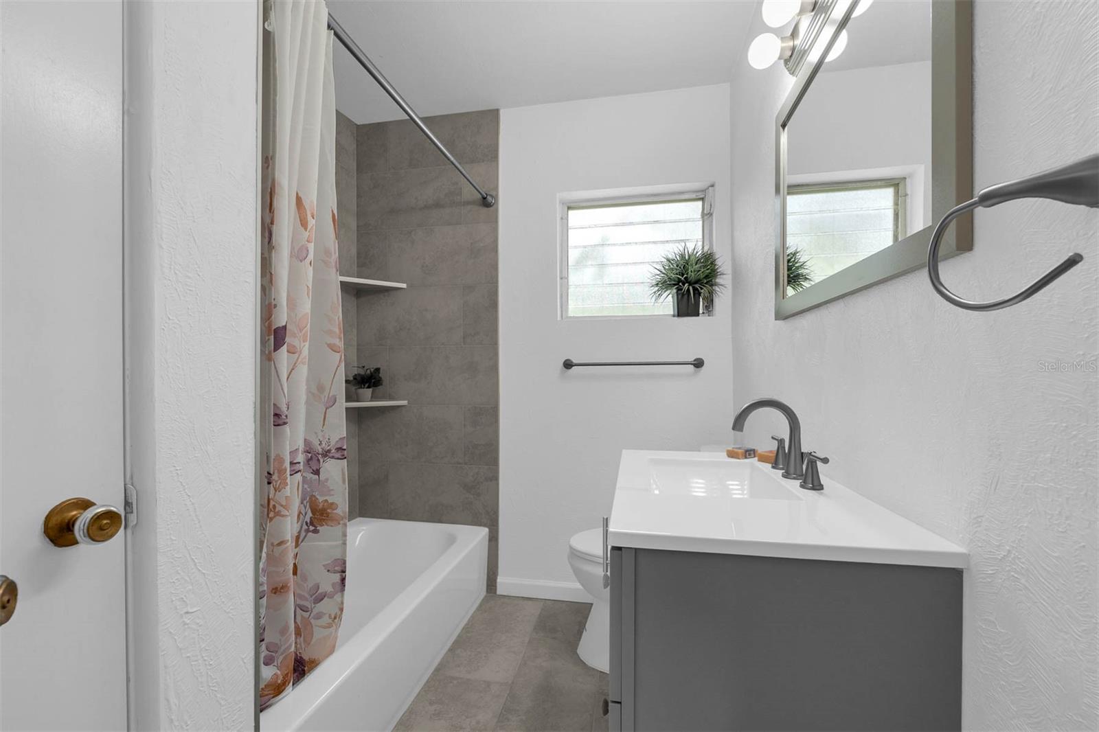 Image 14 of 42 For 3019 Clemwood Street