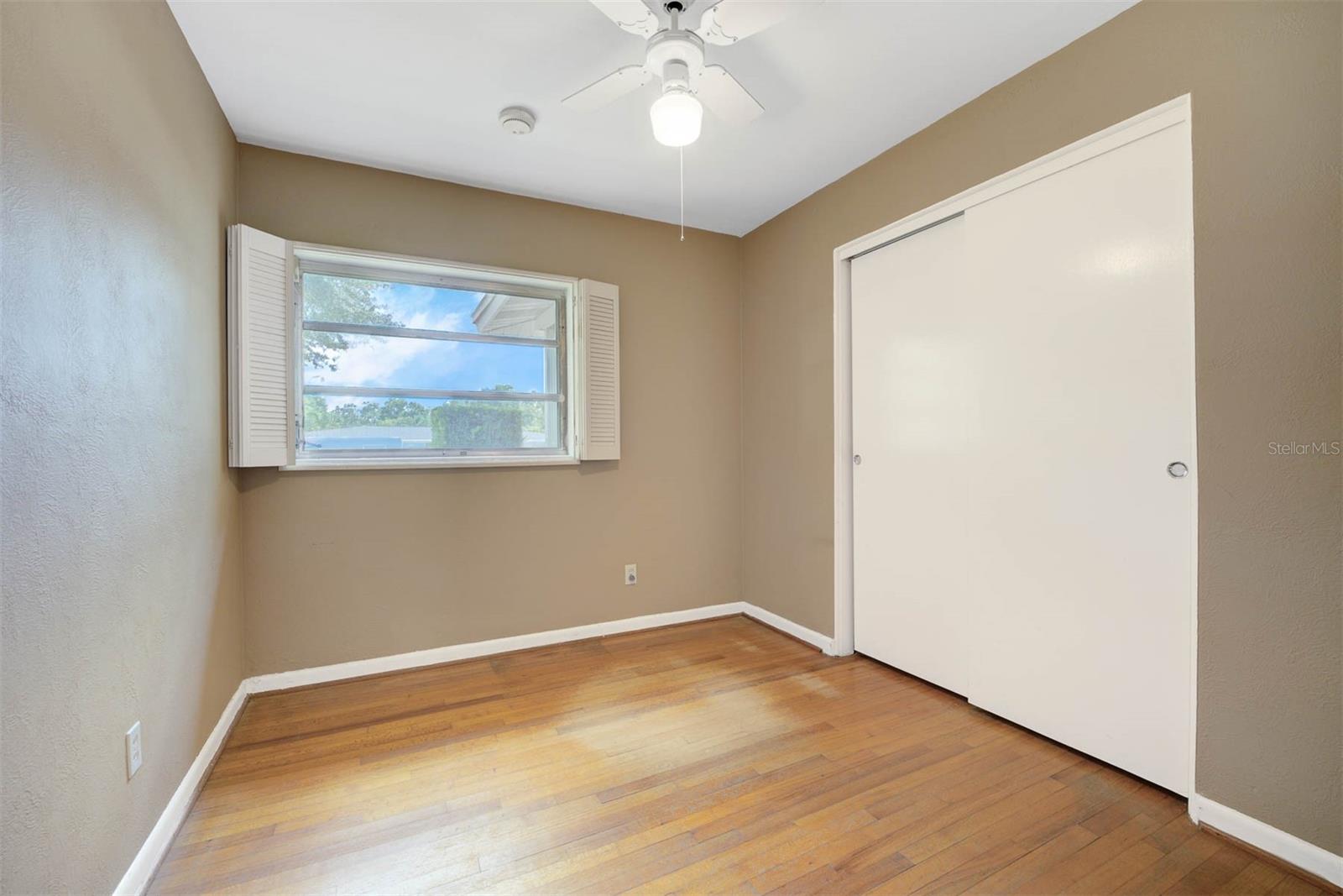 Image 23 of 42 For 3019 Clemwood Street