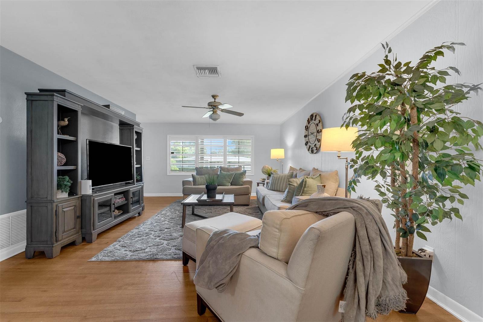 Image 5 of 42 For 3019 Clemwood Street