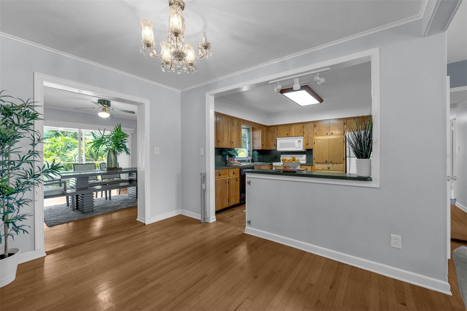 Image 7 of 42 For 3019 Clemwood Street