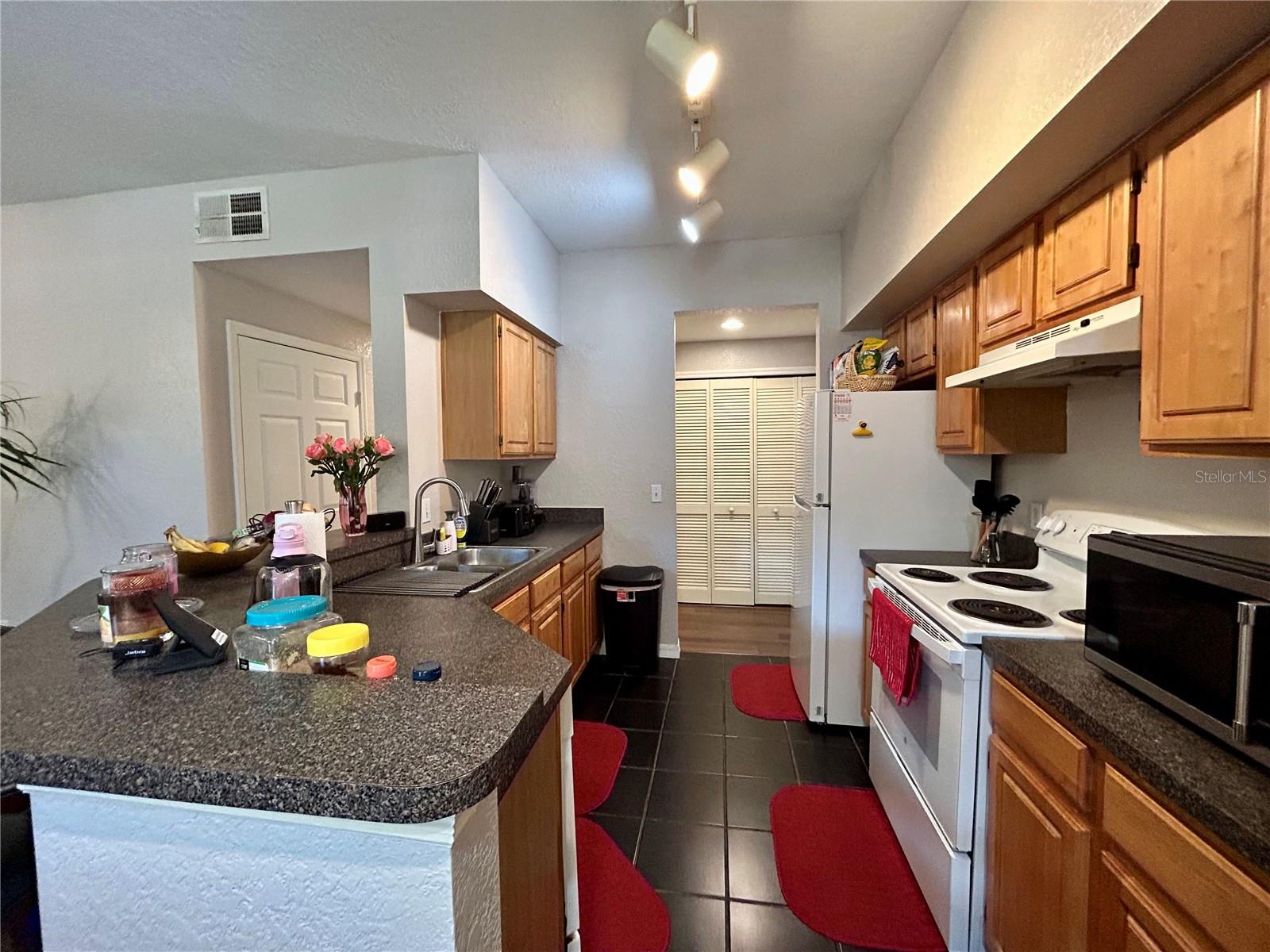Image 8 of 23 For 5957 Westgate Drive 1911