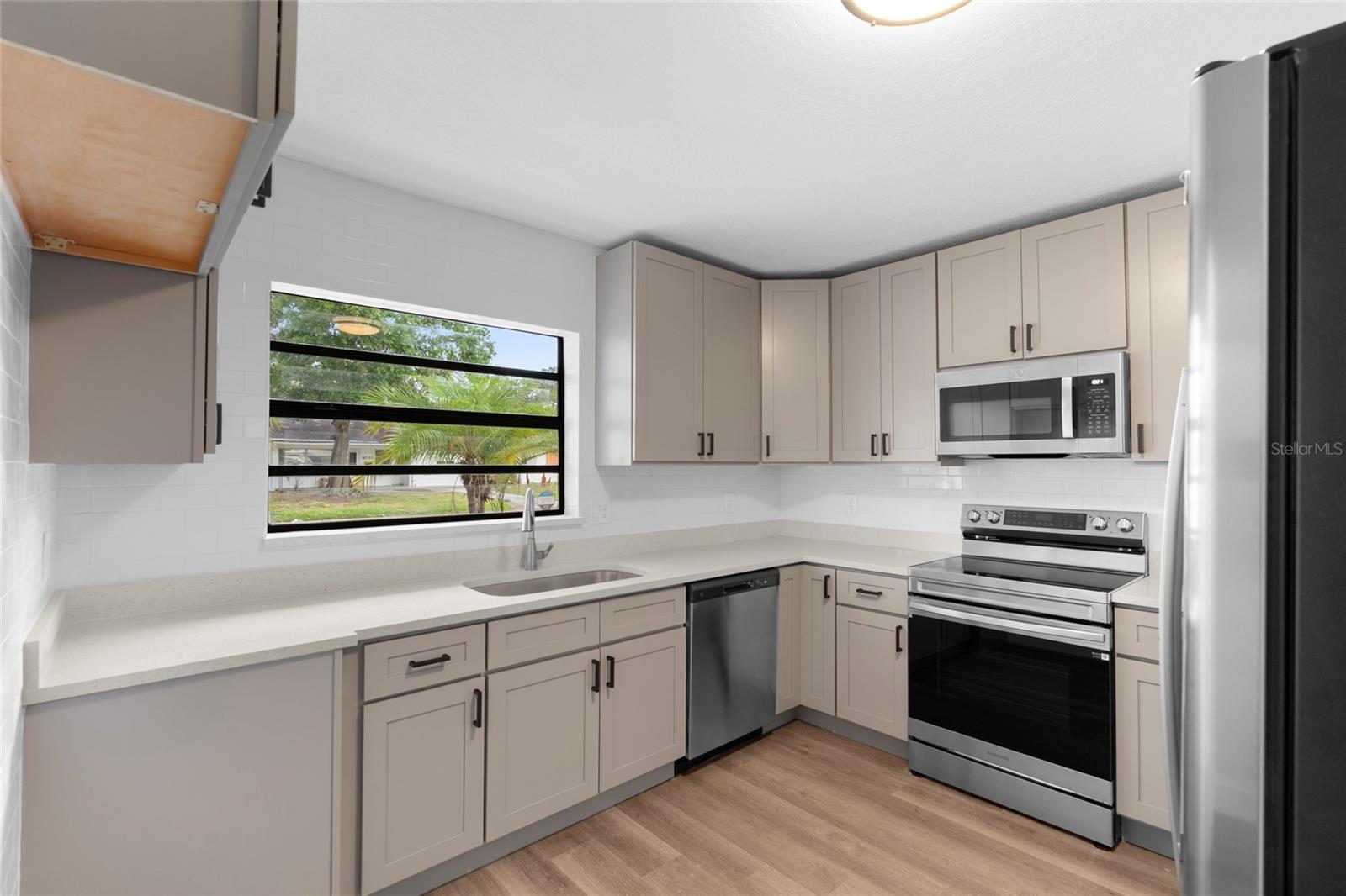 Image 11 of 31 For 9033 3rd Street N