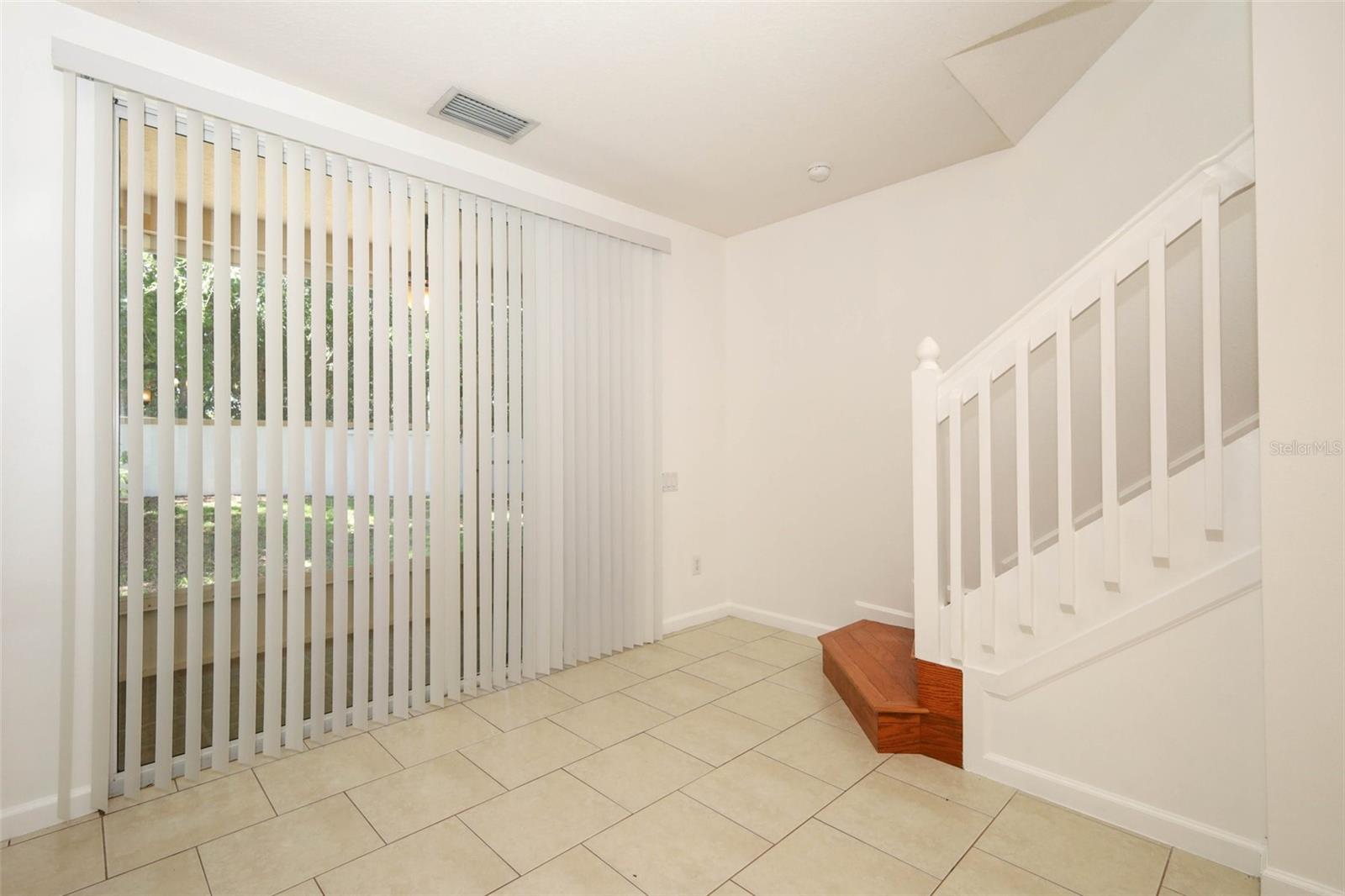 Image 12 of 45 For 915 Vineland Place