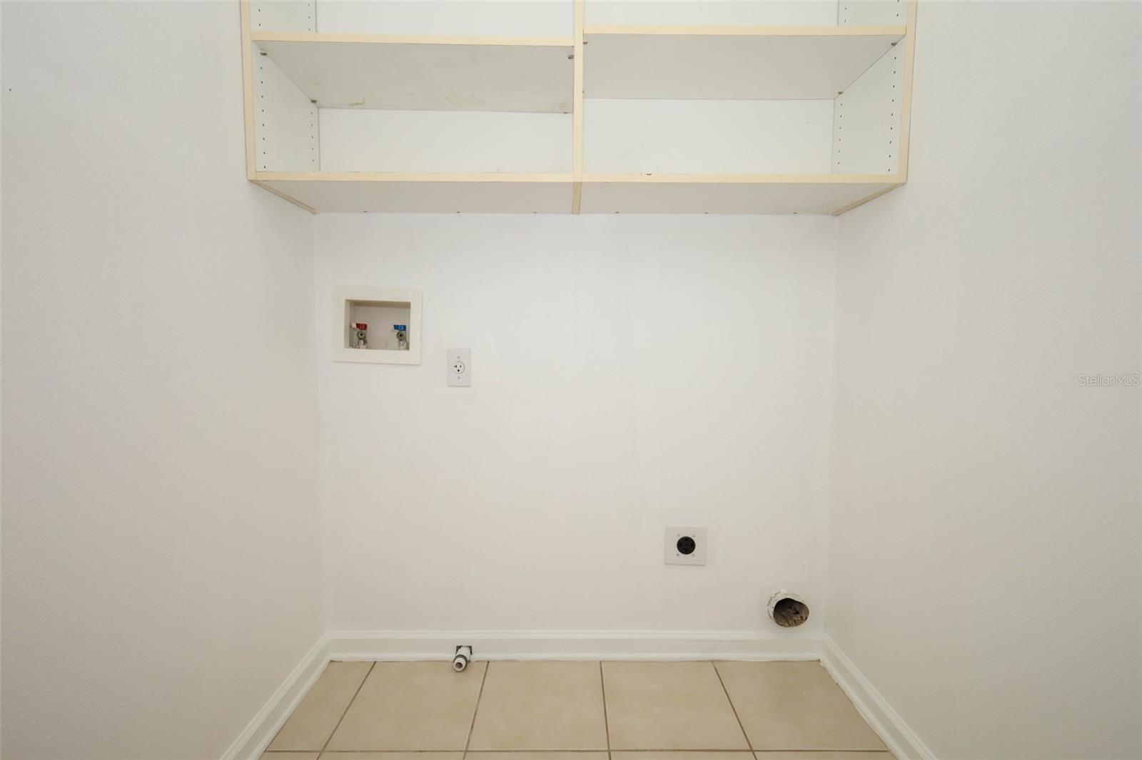 Image 21 of 45 For 915 Vineland Place