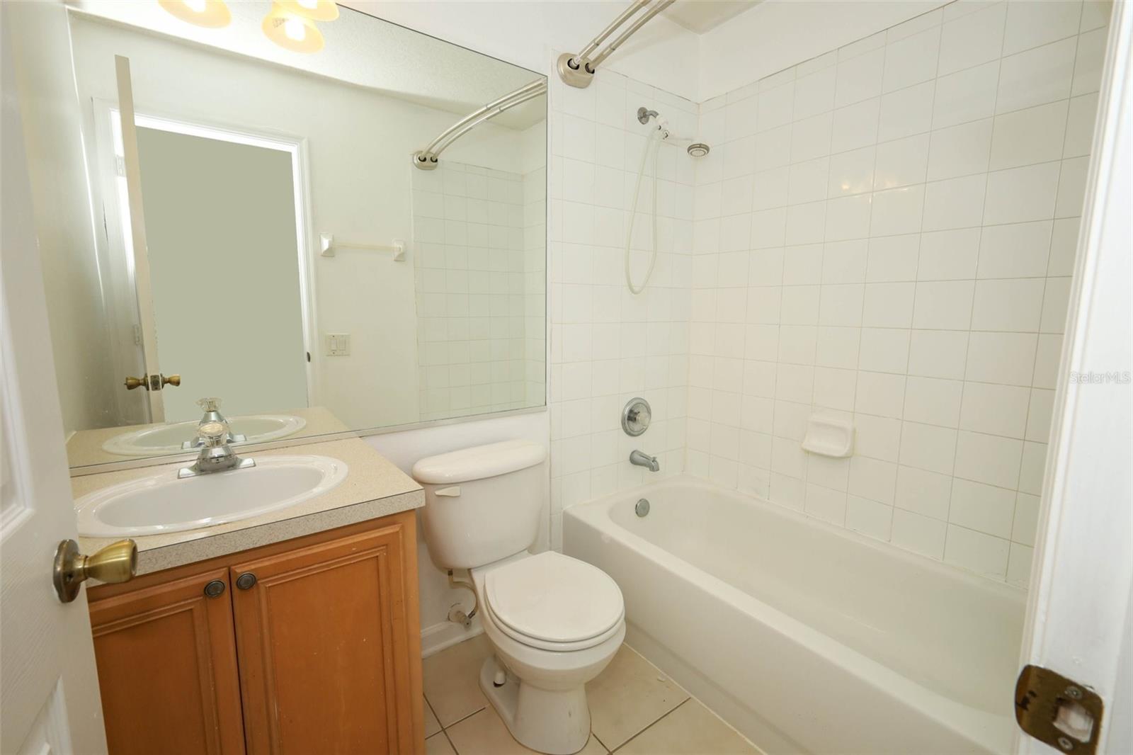 Image 26 of 45 For 915 Vineland Place