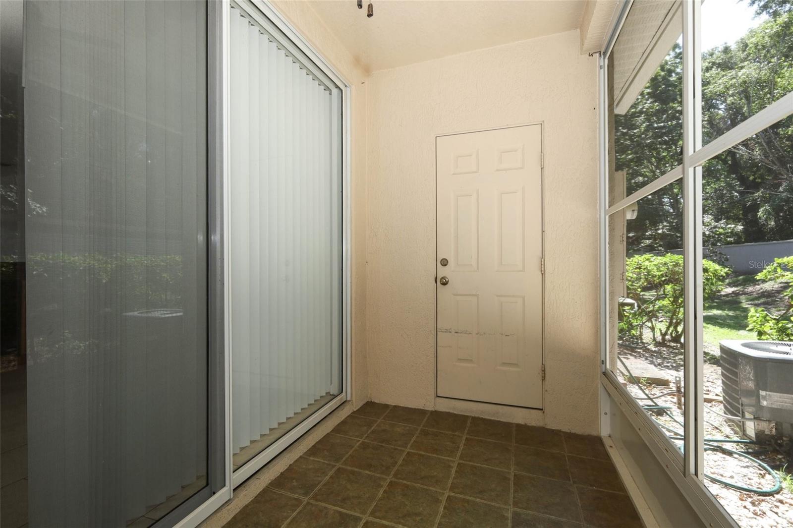 Image 27 of 45 For 915 Vineland Place