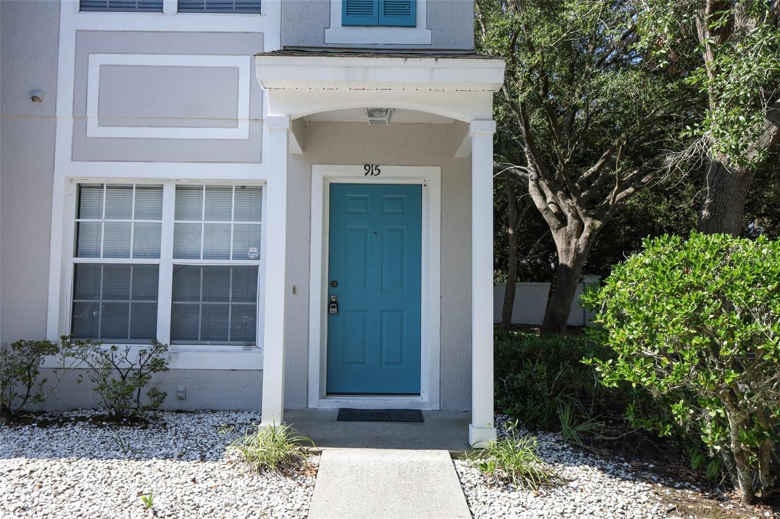 Image 3 of 45 For 915 Vineland Place