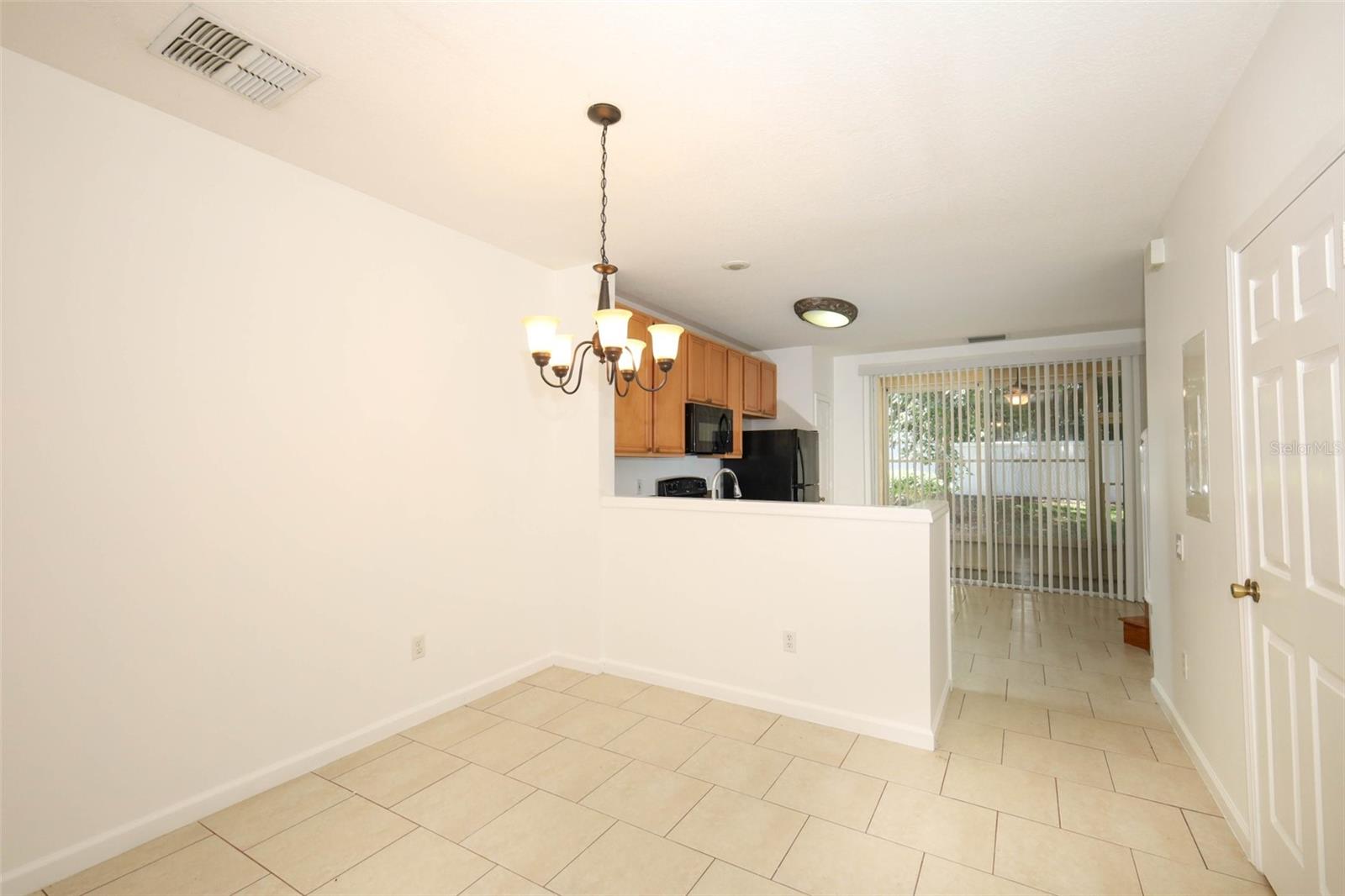 Image 7 of 45 For 915 Vineland Place