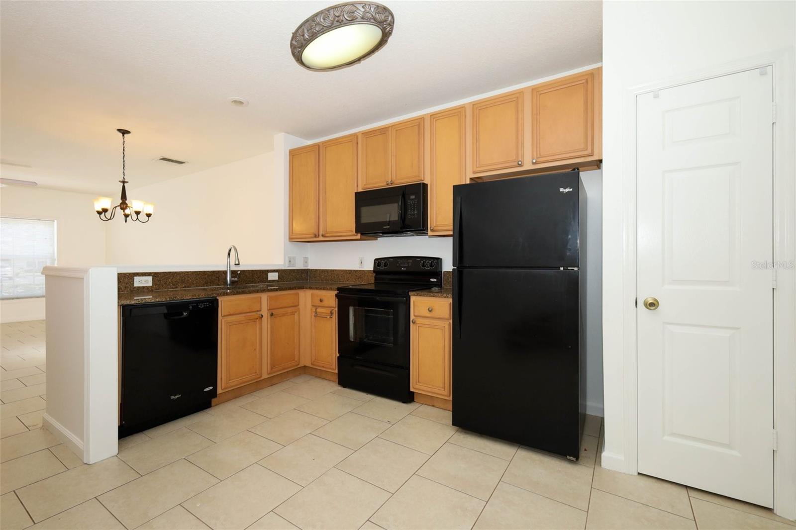 Image 9 of 45 For 915 Vineland Place