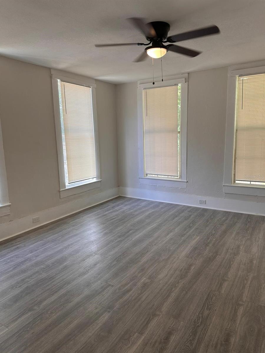 Image 3 of 9 For 829 3rd Street A