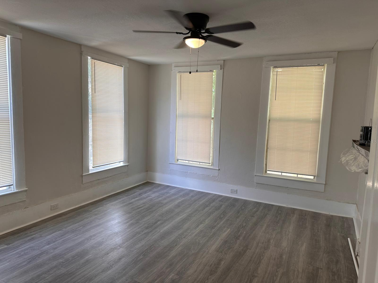 Image 4 of 9 For 829 3rd Street A