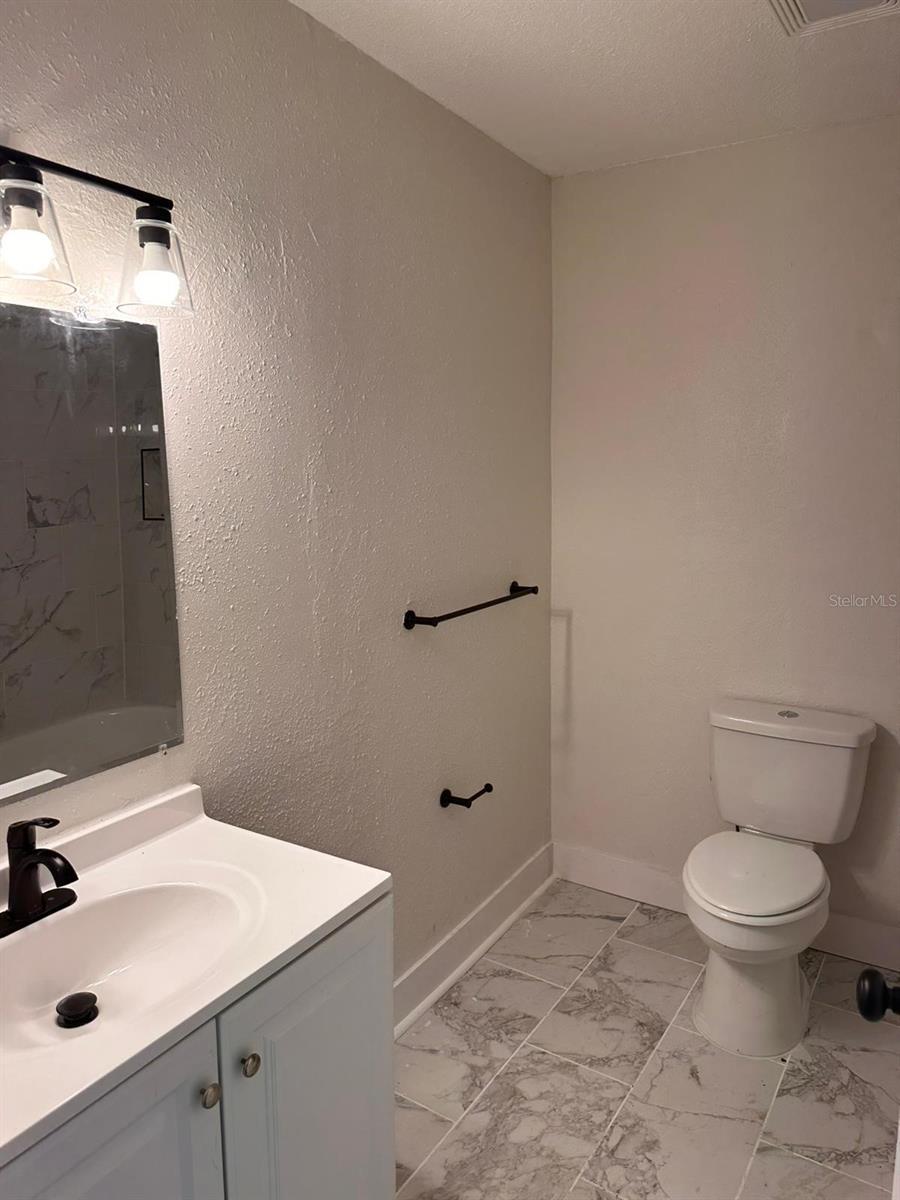 Image 5 of 9 For 829 3rd Street A