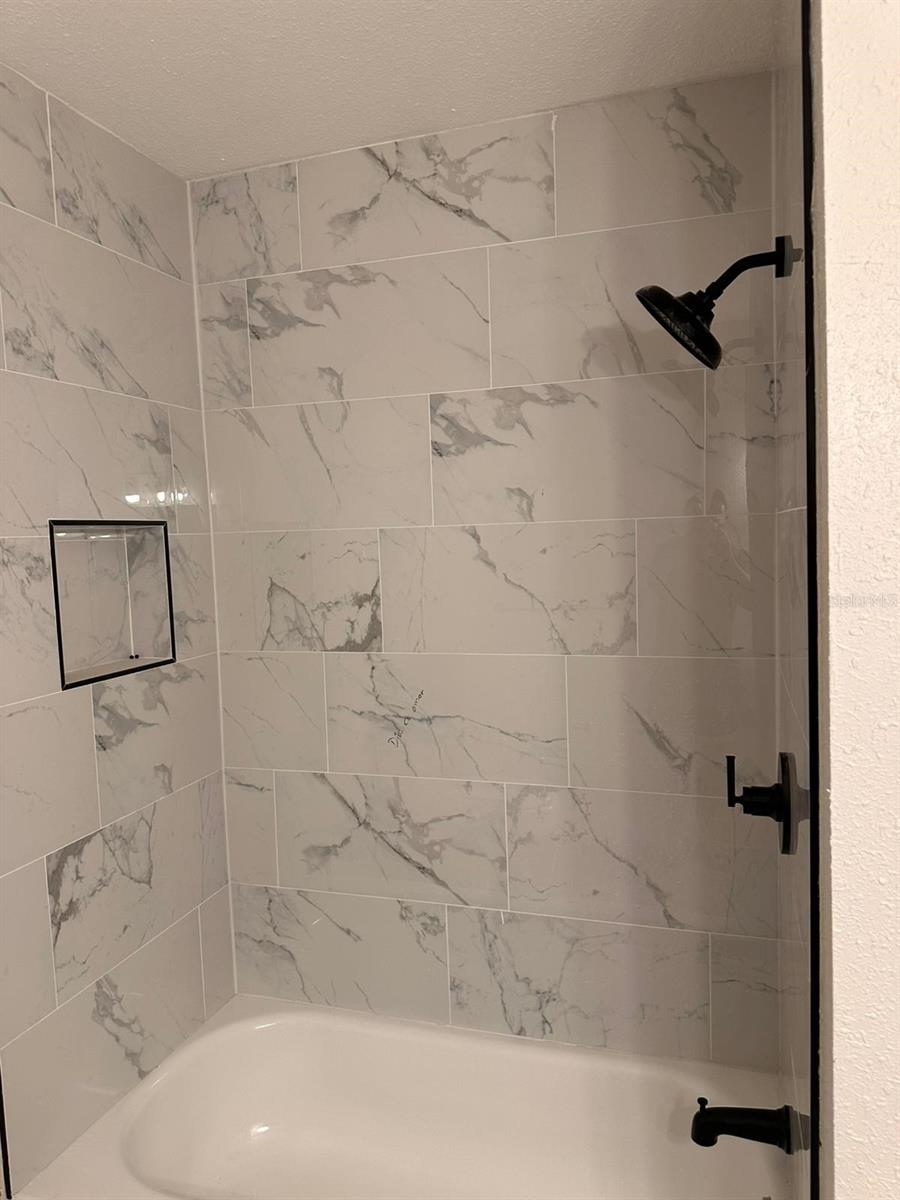 Image 6 of 9 For 829 3rd Street A