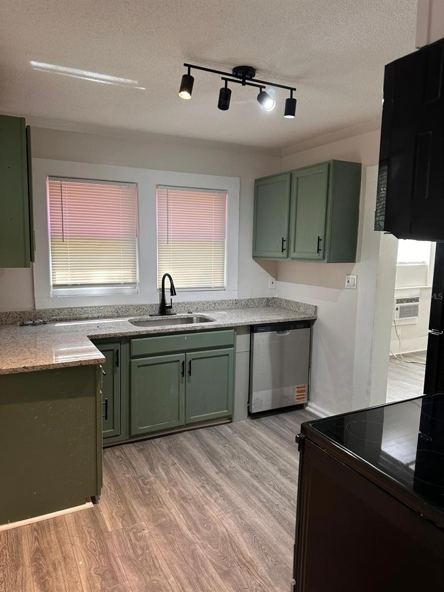 Image 9 of 9 For 829 3rd Street A