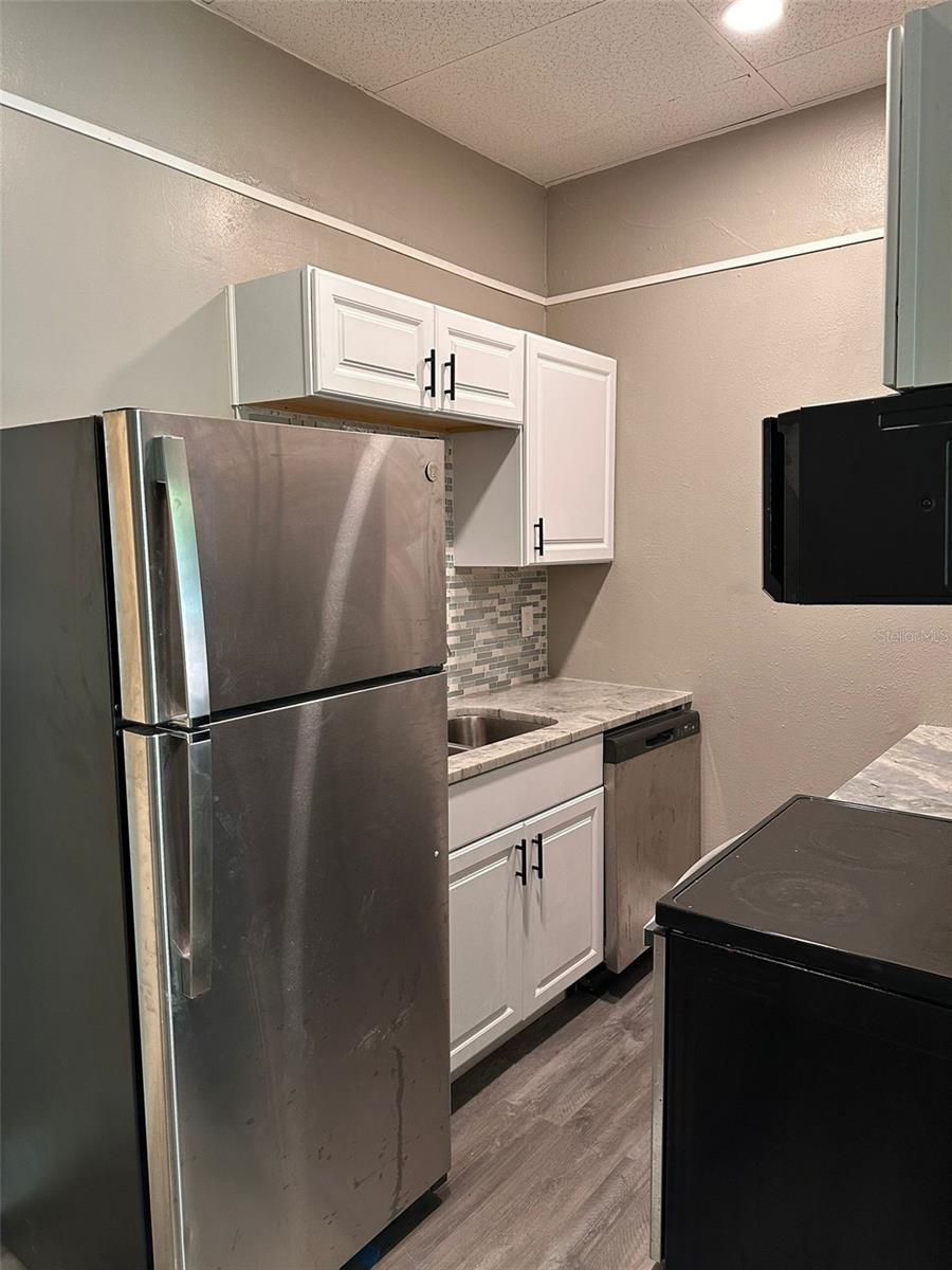 Image 3 of 7 For 829 3rd Street B