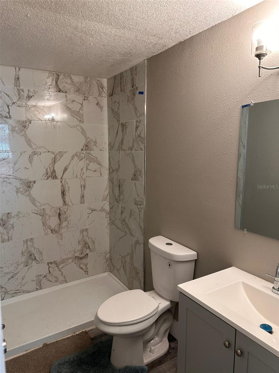 Image 4 of 7 For 829 3rd Street B