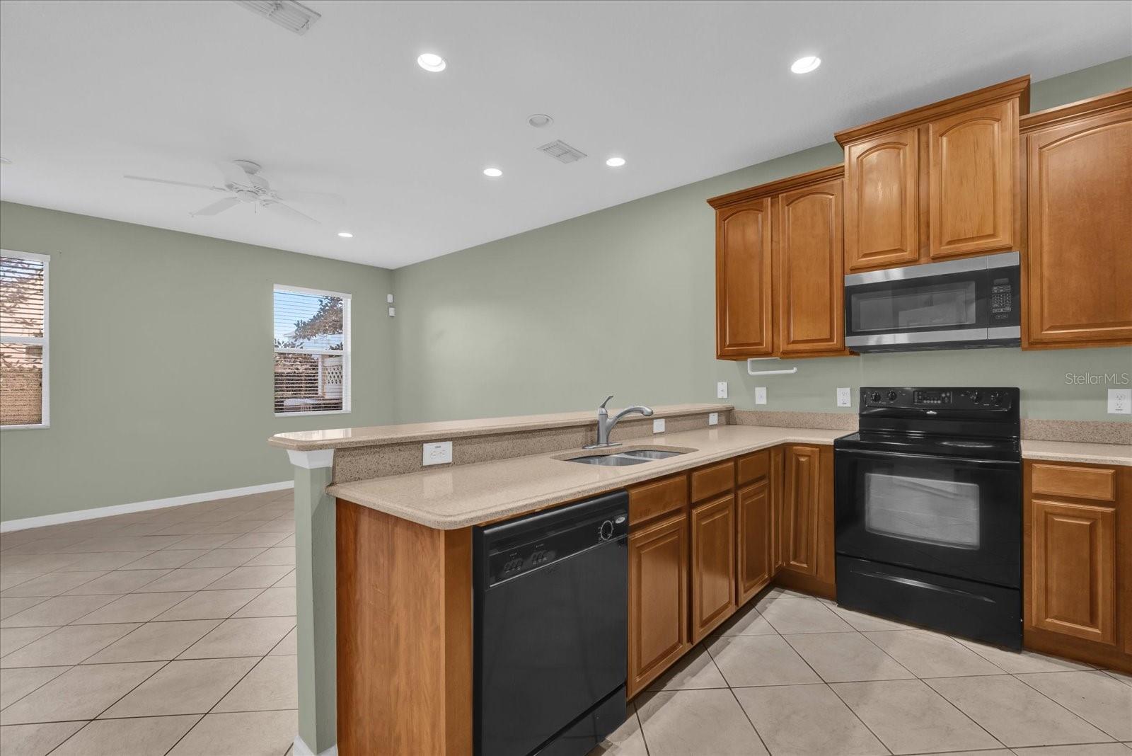 Image 10 of 33 For 585 Cruz Bay Circle