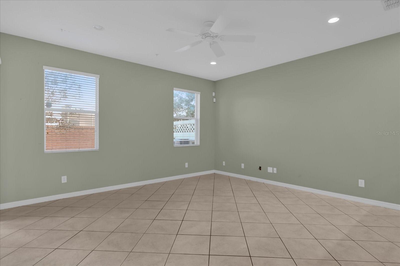 Image 13 of 33 For 585 Cruz Bay Circle