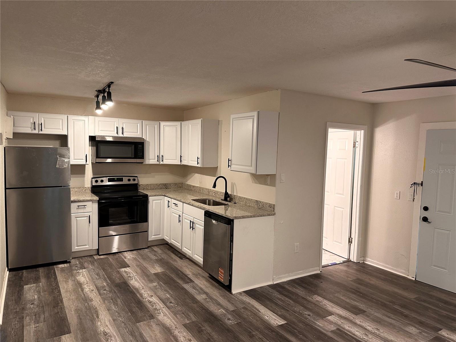 Image 3 of 8 For 829 3rd Street C