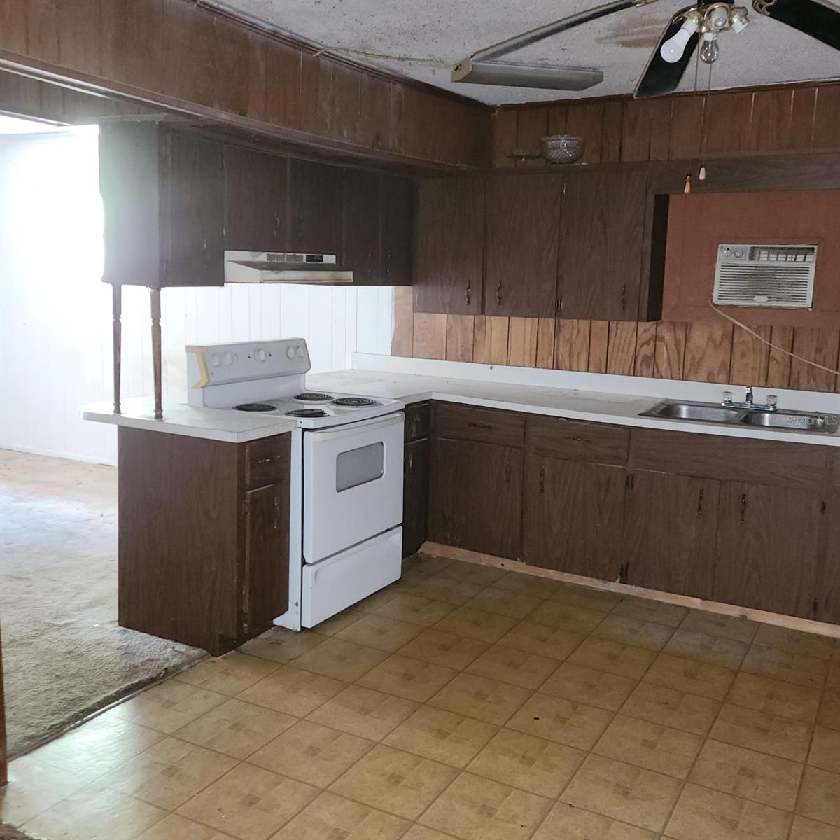 Image 11 of 37 For 1601 Crooms Avenue