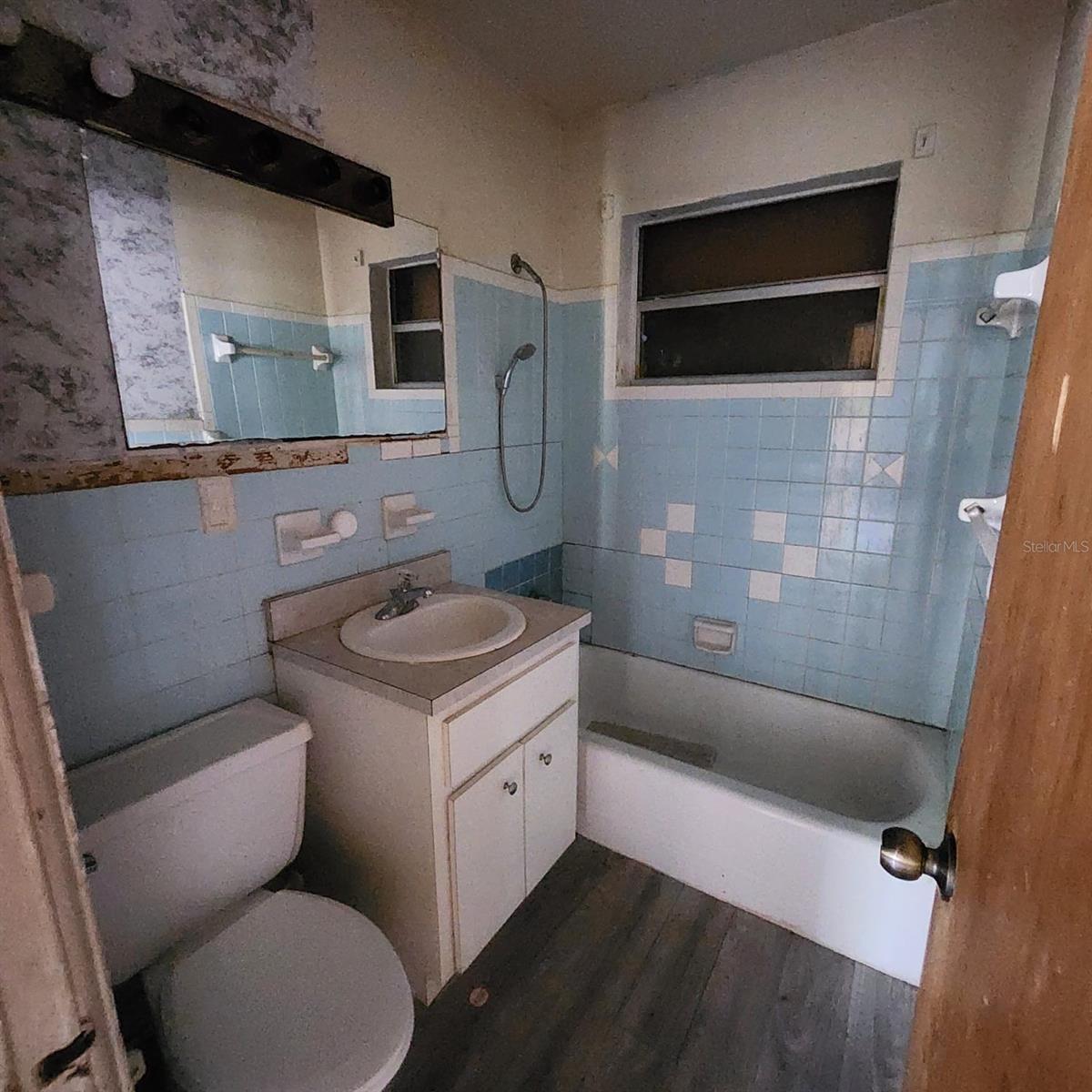 Image 17 of 37 For 1601 Crooms Avenue
