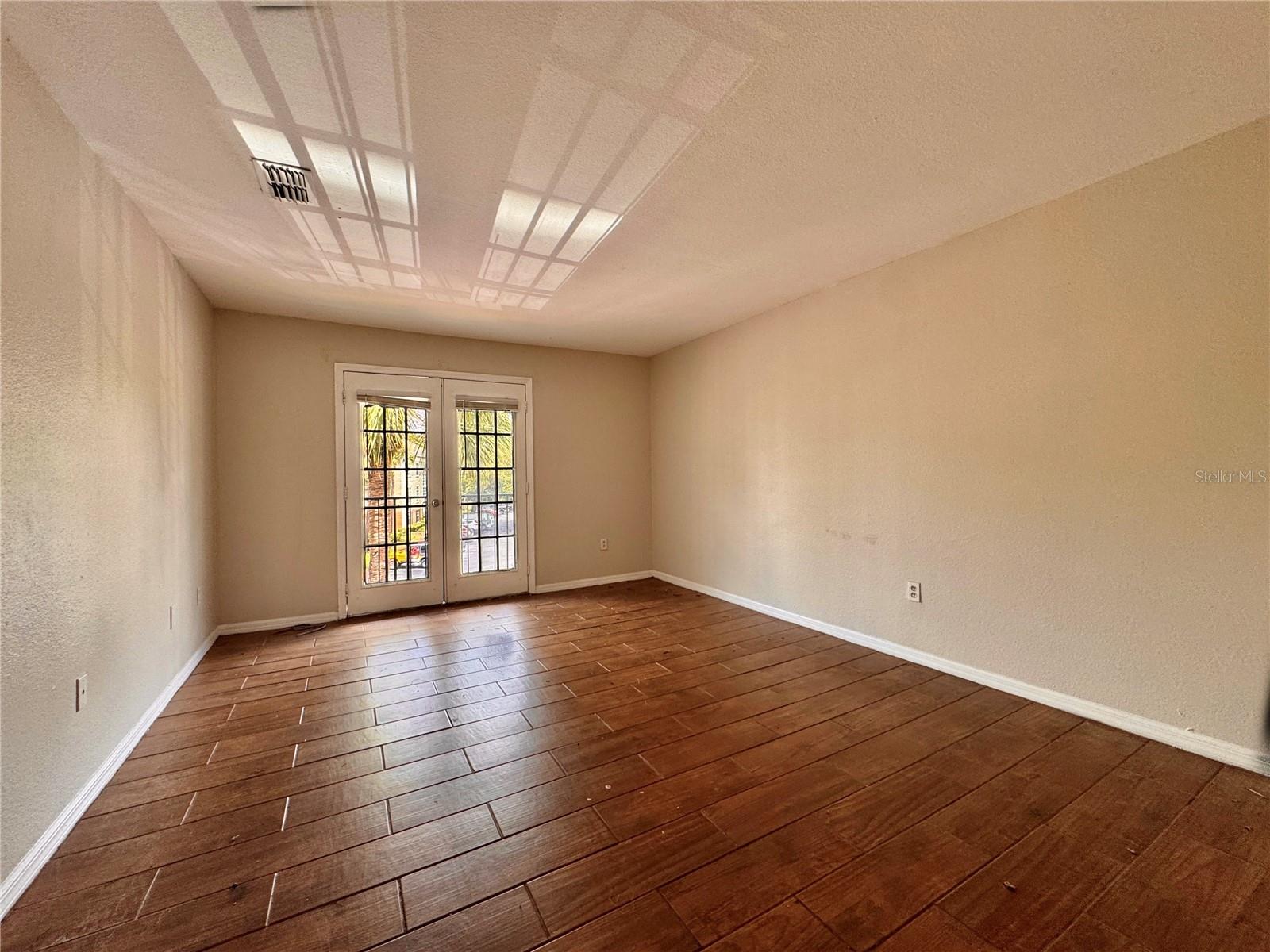 Image 16 of 35 For 4096 Dijon Drive 4096