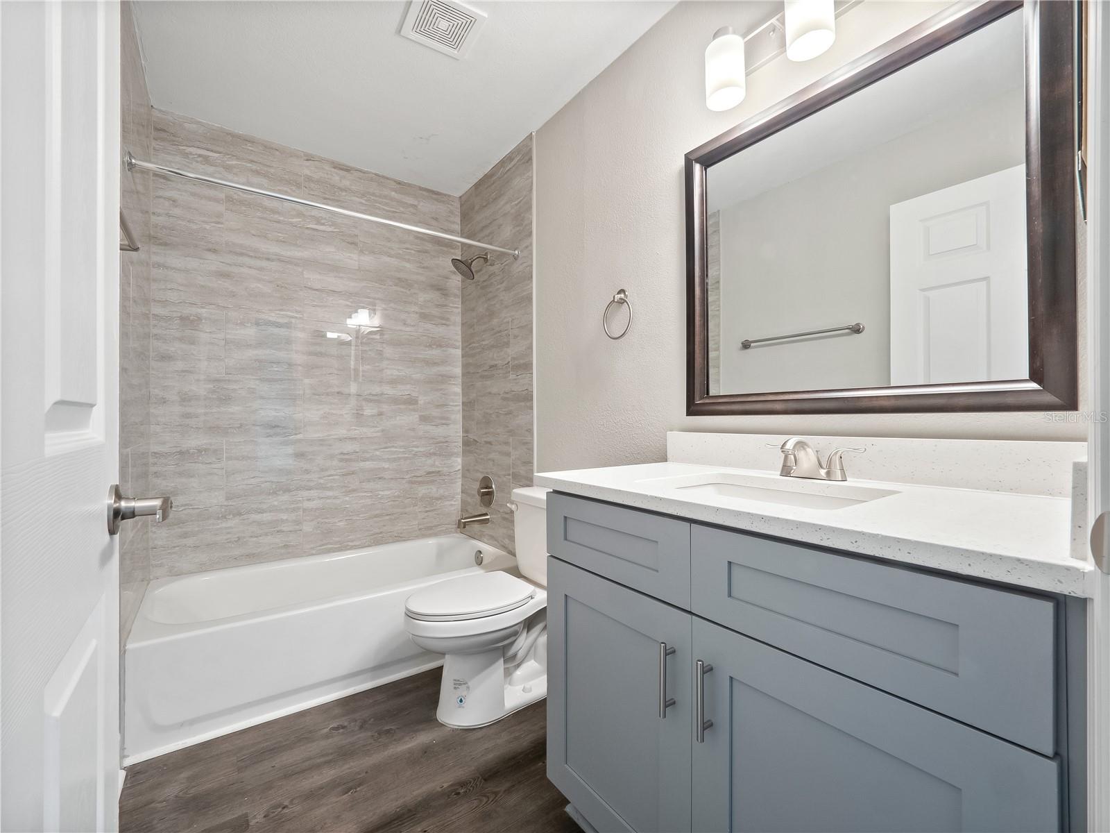 Image 10 of 13 For 2564 Woodgate Boulevard 103