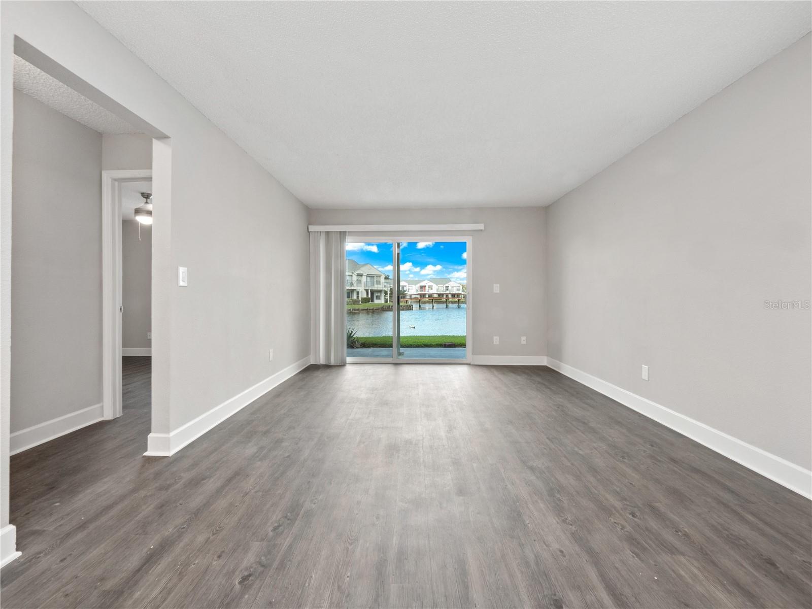 Image 9 of 13 For 2564 Woodgate Boulevard 103