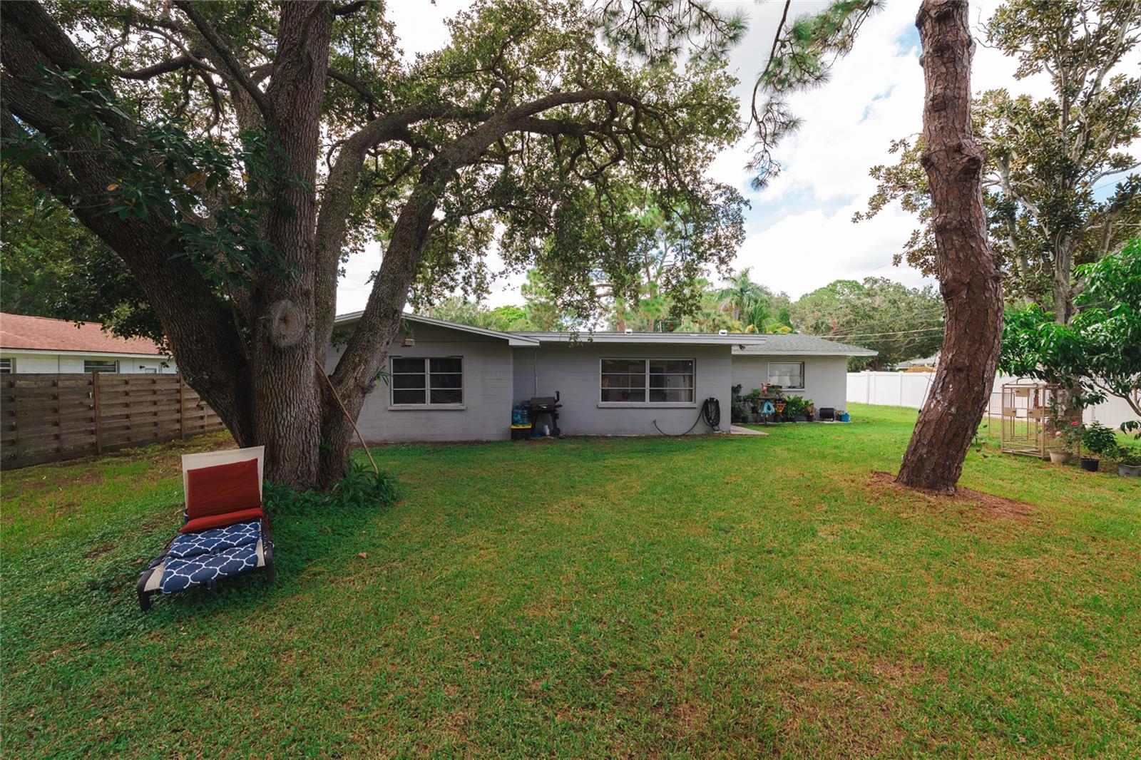 Image 19 of 51 For 1811 49th Street W