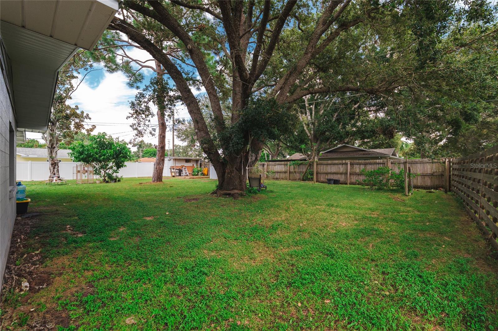 Image 21 of 51 For 1811 49th Street W