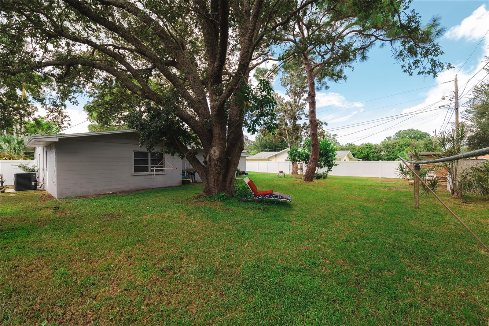 Image 22 of 51 For 1811 49th Street W