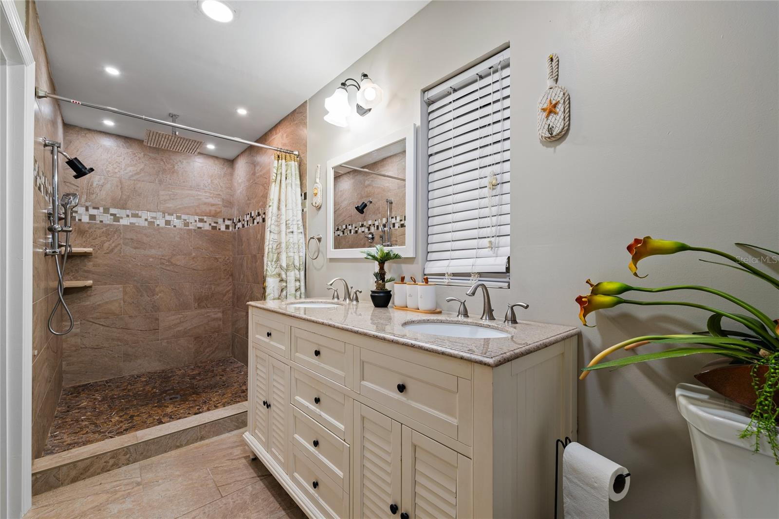 Image 37 of 51 For 1811 49th Street W