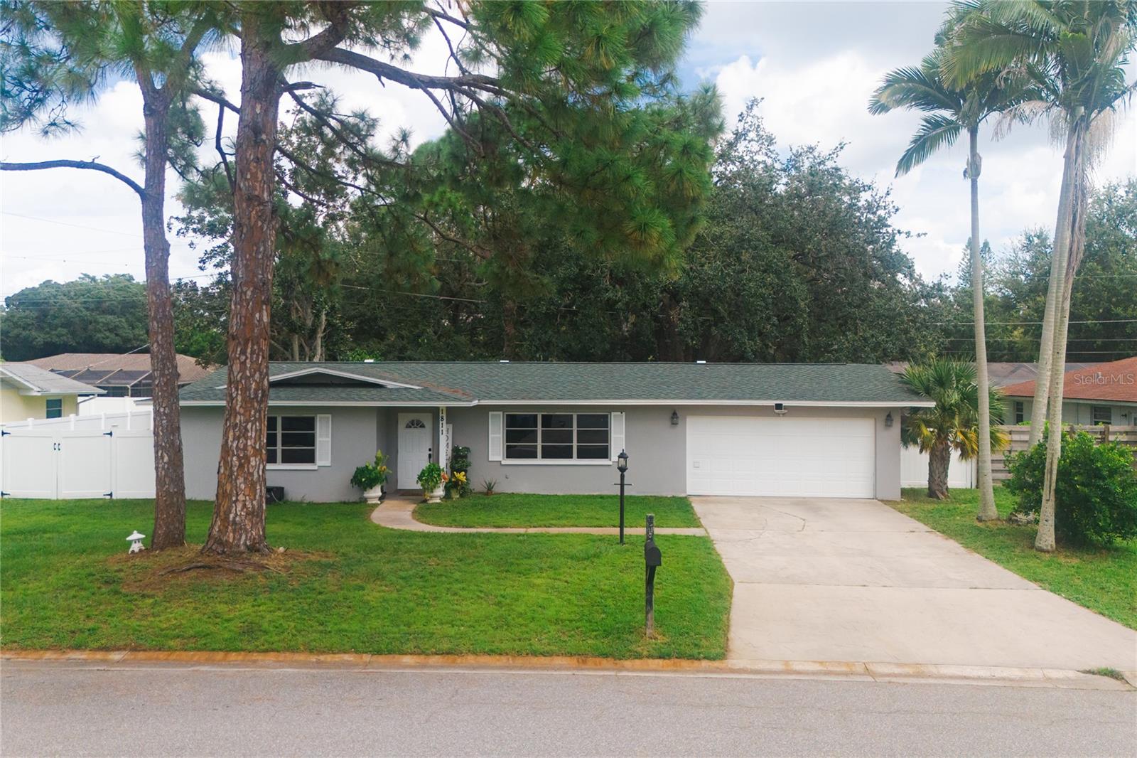 Image 4 of 51 For 1811 49th Street W