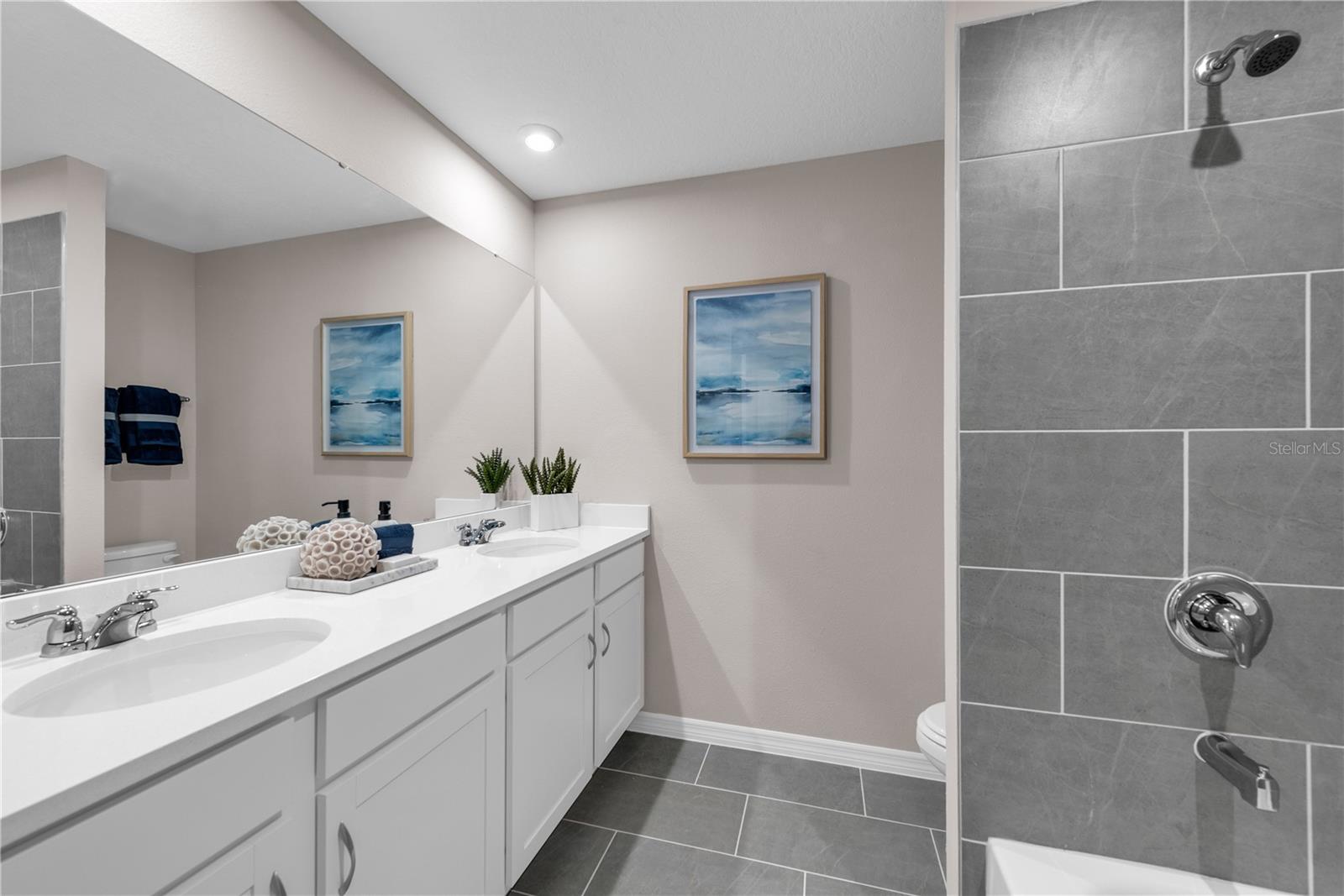 Image 23 of 32 For 5507 Meadow Walk Drive