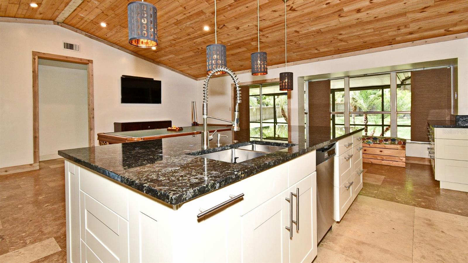 Image 11 of 38 For 8924 Angelica Drive