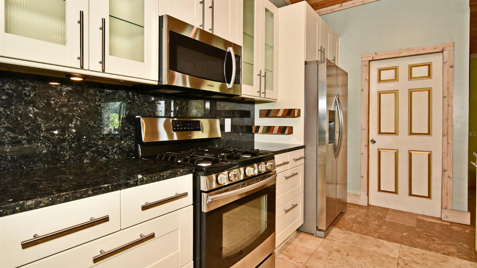 Image 12 of 38 For 8924 Angelica Drive