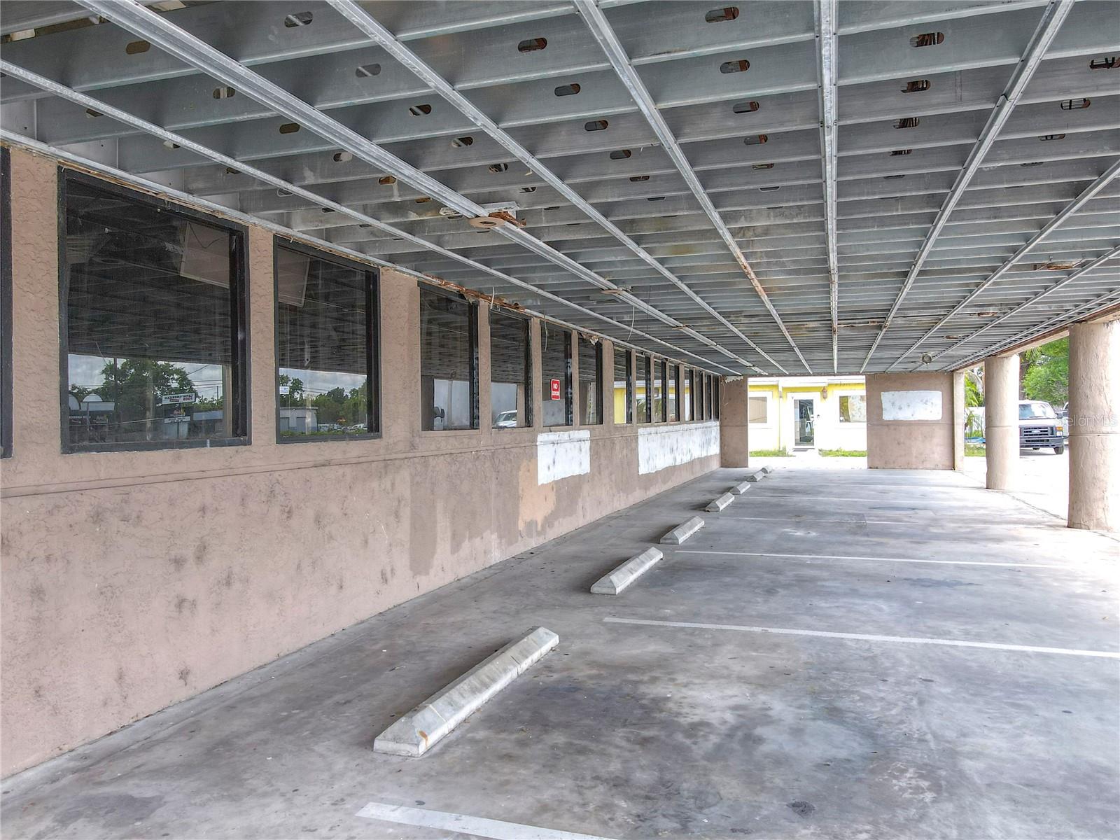 Image 10 of 41 For 576 Semoran Boulevard