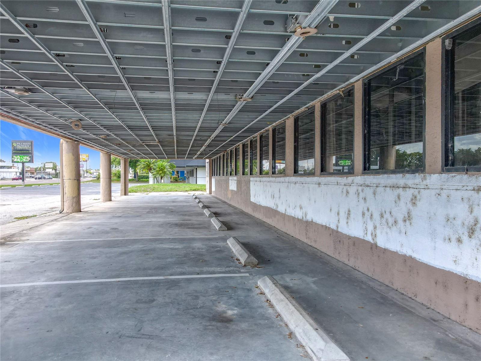 Image 11 of 41 For 576 Semoran Boulevard