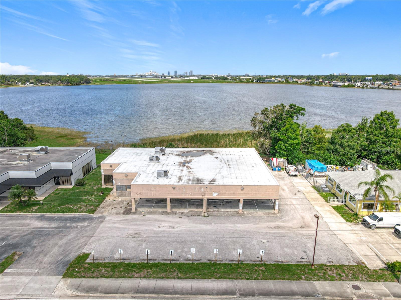 Image 3 of 41 For 576 Semoran Boulevard