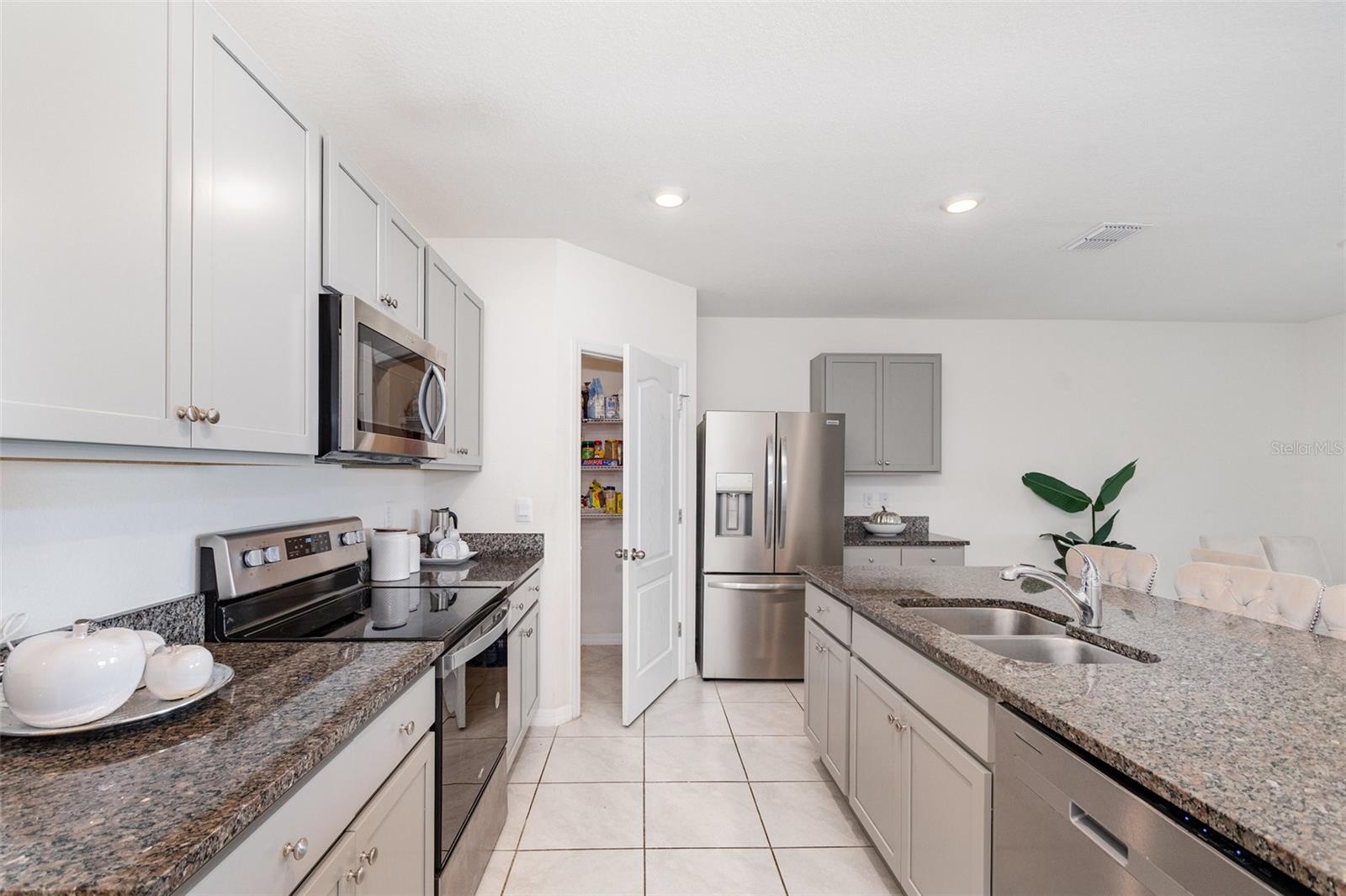 Image 13 of 28 For 9537 Black Walnut Drive