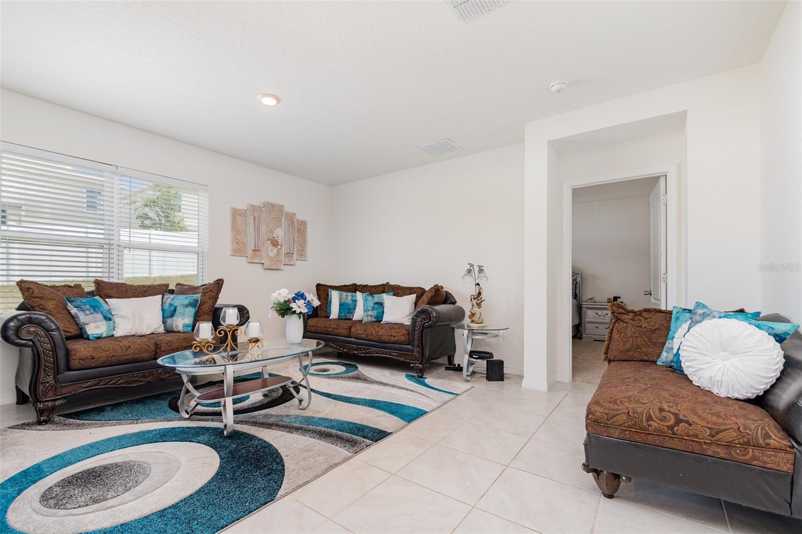 Image 5 of 28 For 9537 Black Walnut Drive
