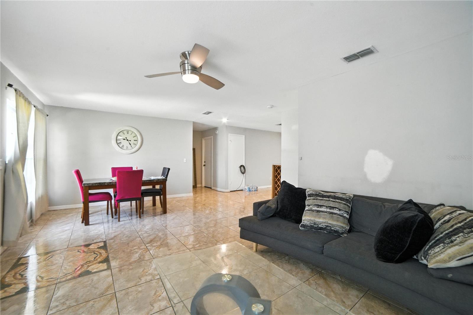 Image 19 of 37 For 767 Birchwood Circle